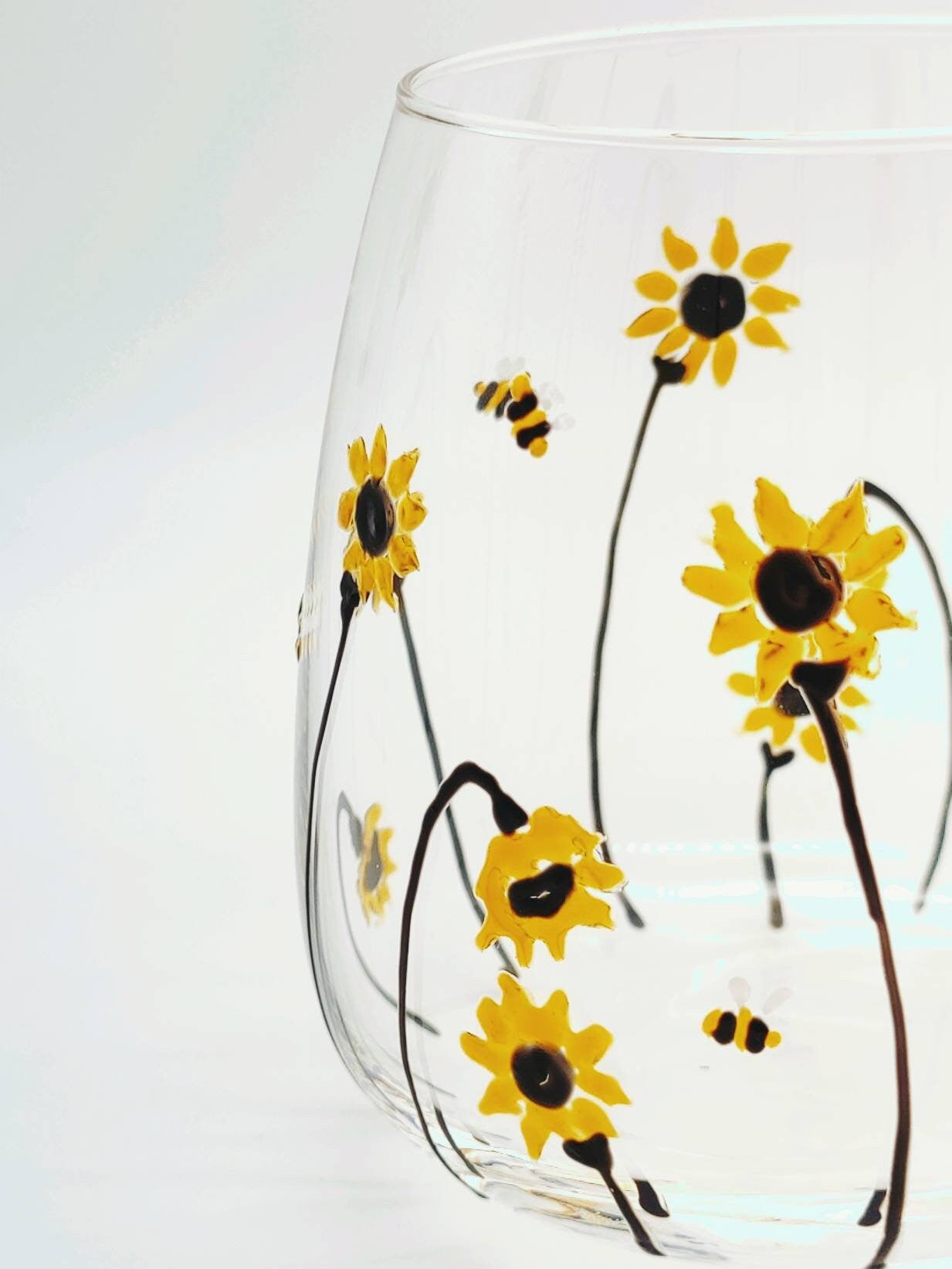 Hand-painted 'Sunflower & bee' design Stemless Wine Glass